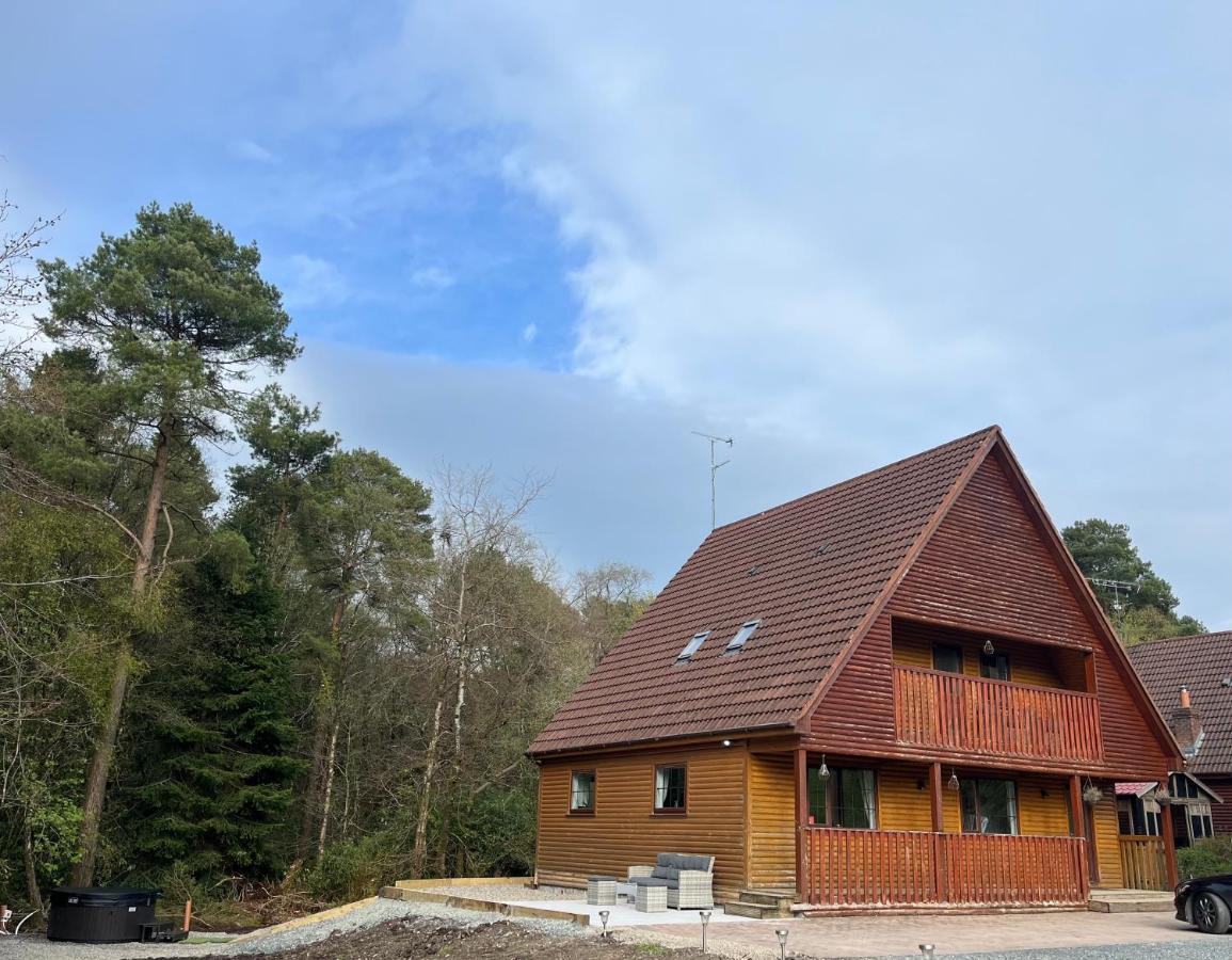 Cosy Lakeside Chalet With Option To Add Private Hot Tub Duneena Exterior photo